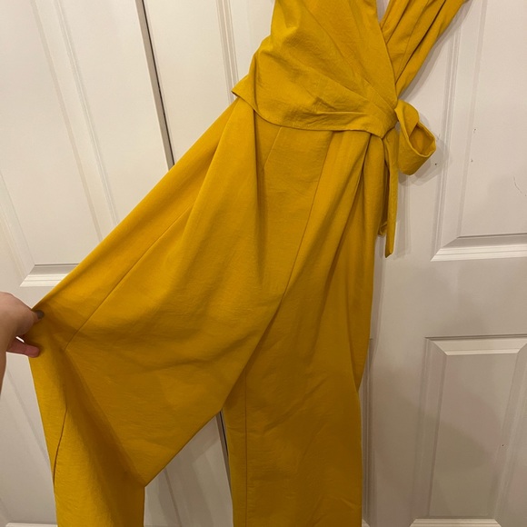 ASTR the Label Yellow Jumpsuit - Picture 3 of 4